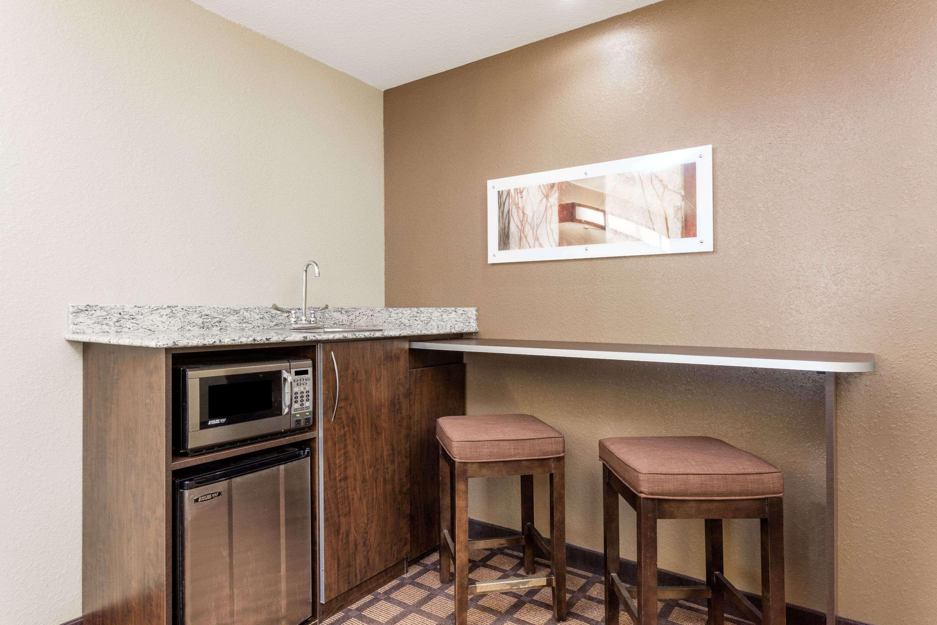 Microtel Inn & Suites By Wyndham Macon Buitenkant foto