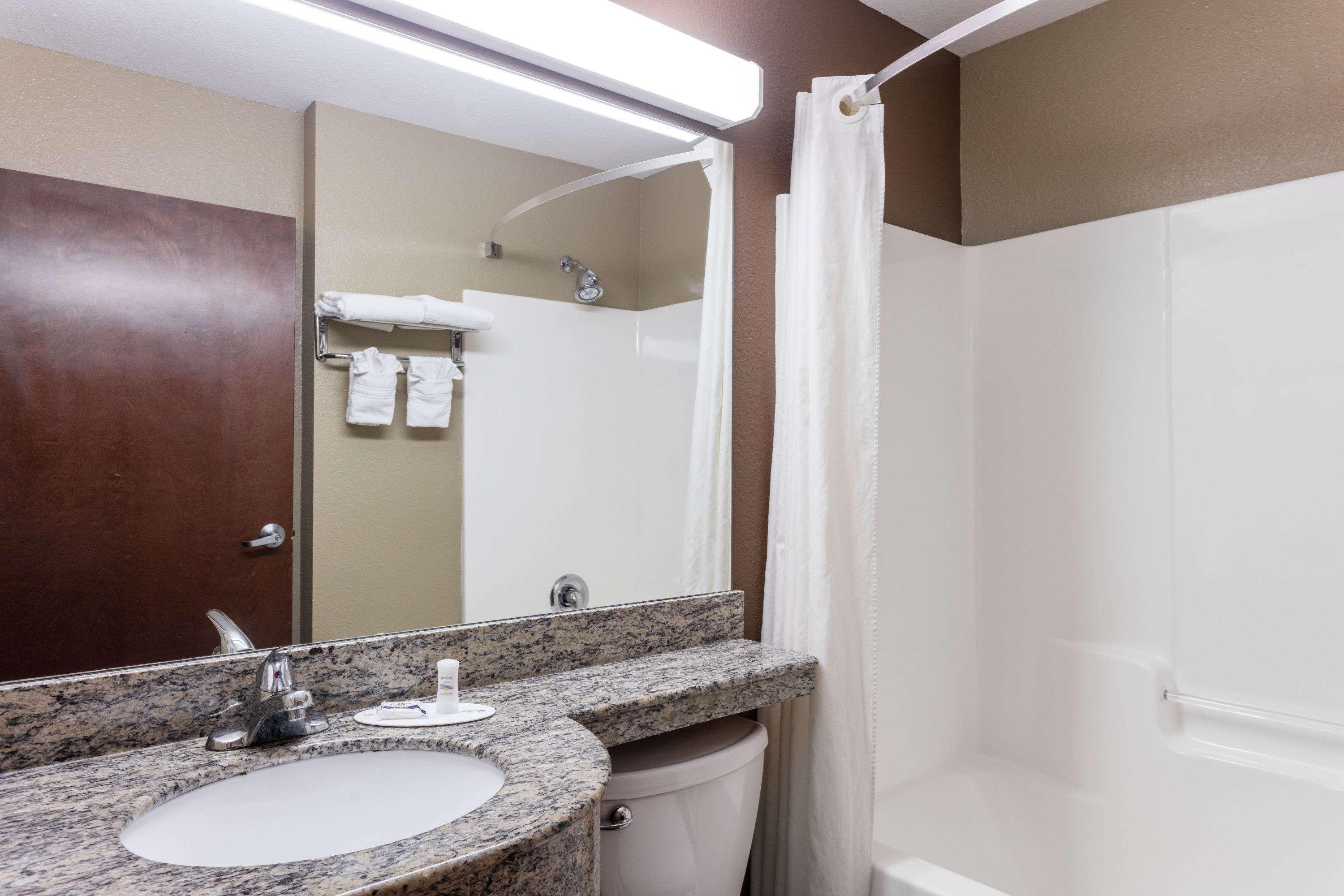 Microtel Inn & Suites By Wyndham Macon Buitenkant foto