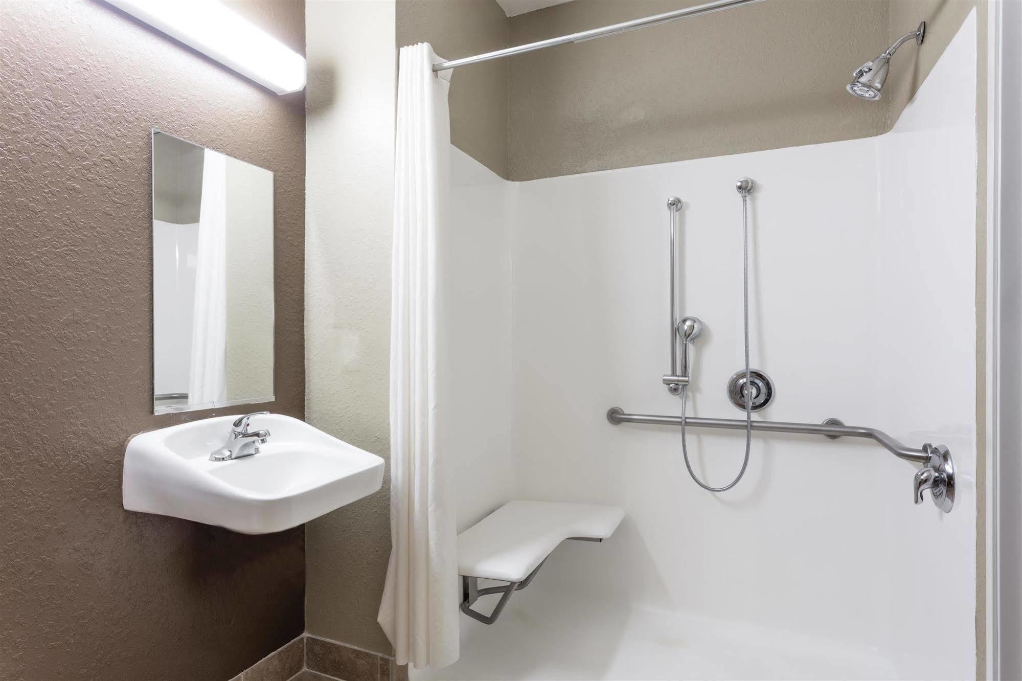 Microtel Inn & Suites By Wyndham Macon Buitenkant foto